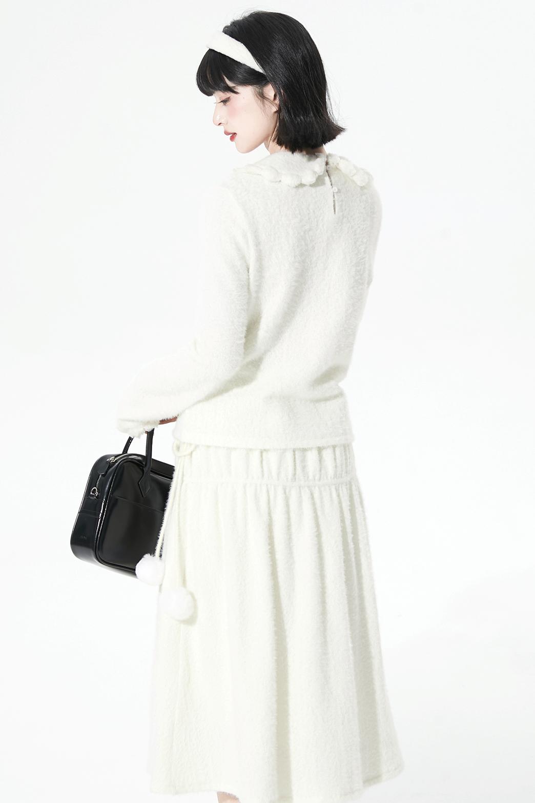 Feather Yarn Doll Collar Sweater