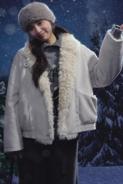 リバーシブルボリュームファーショートコート