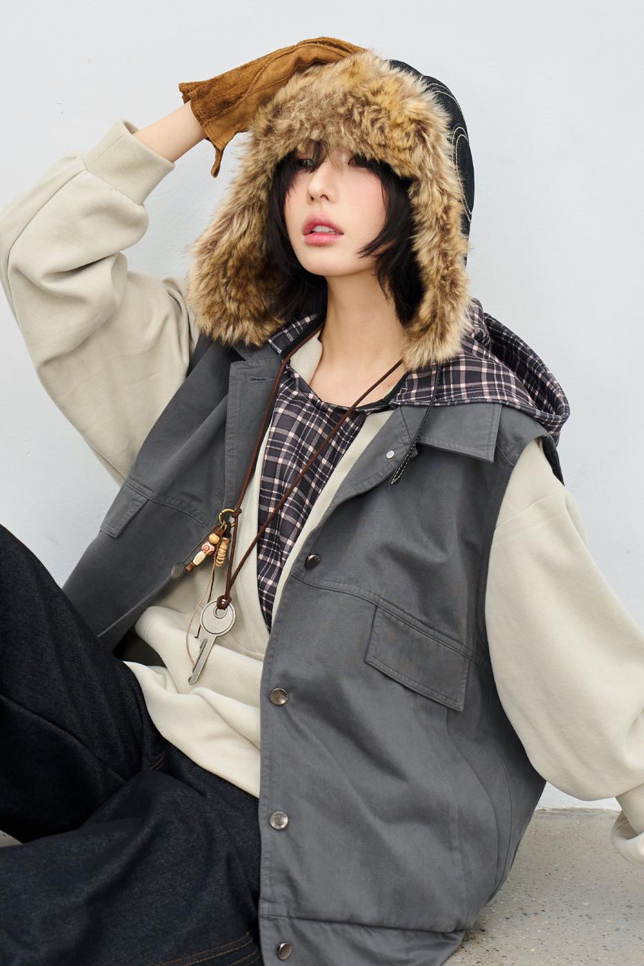 Stand collar padded vest