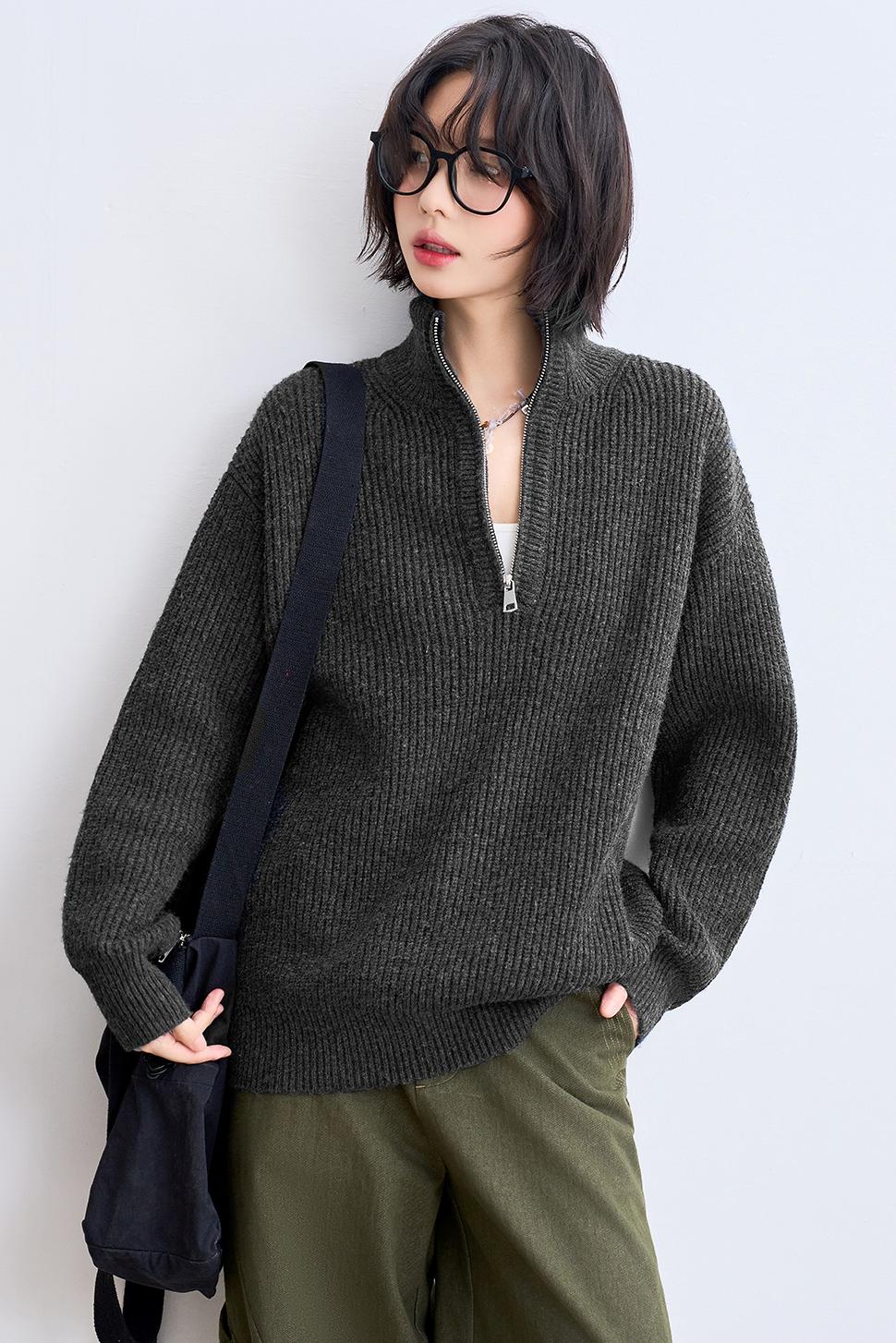 Half-zip stand collar sweatshirt