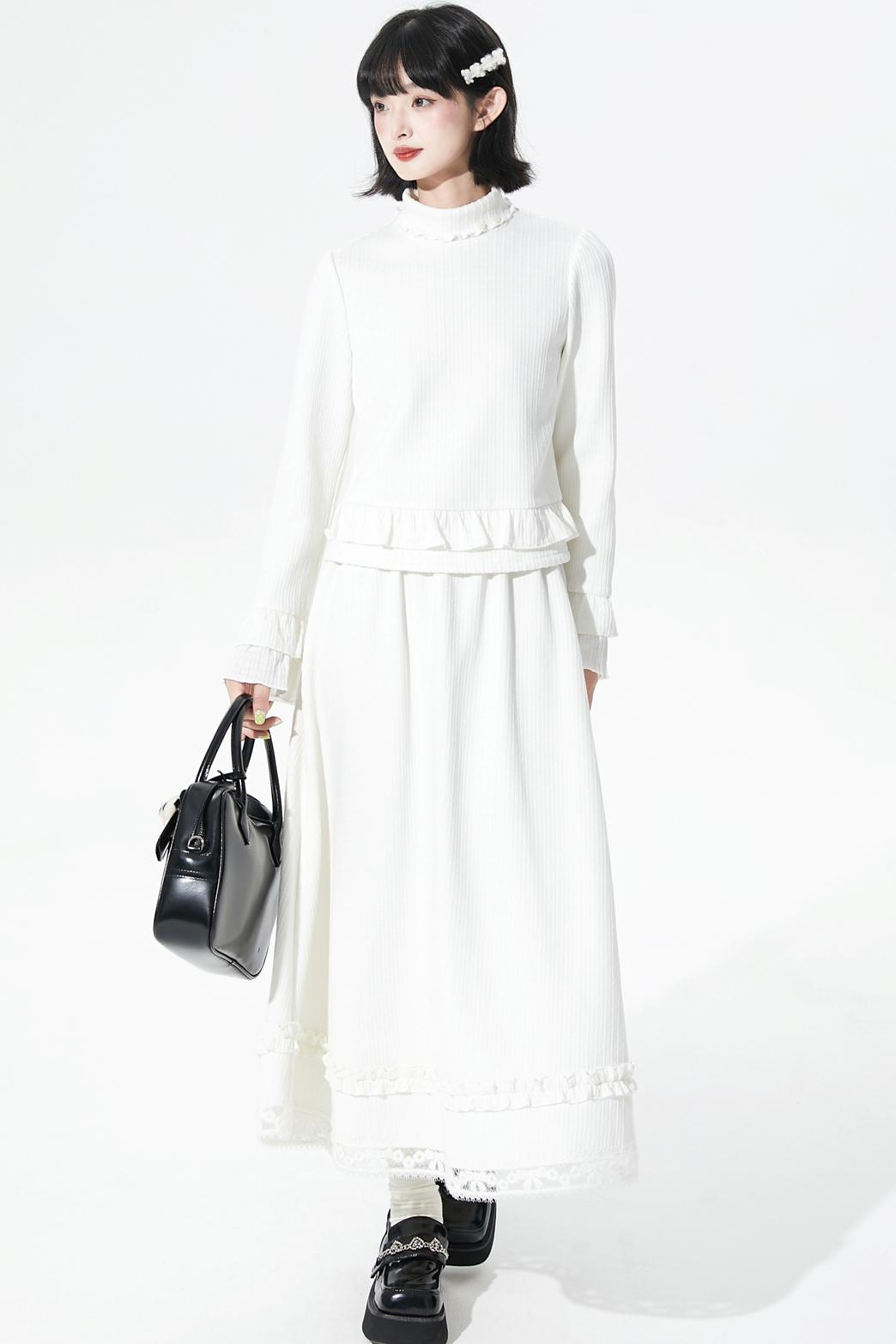 ホワイトストライプジャカードセーター