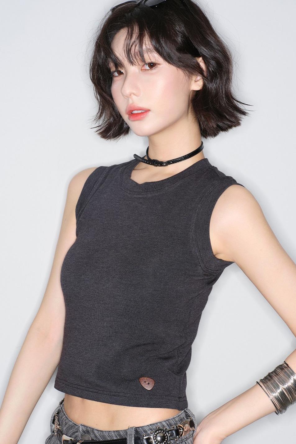 スリムフィットスリーブレストップス