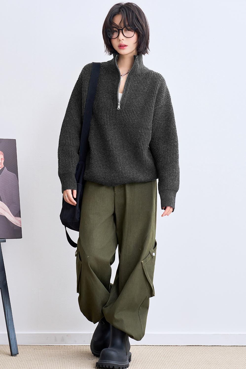 Half-zip stand collar sweatshirt