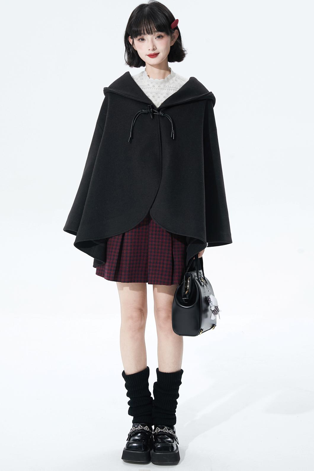 ブラックレザーノットケープコート