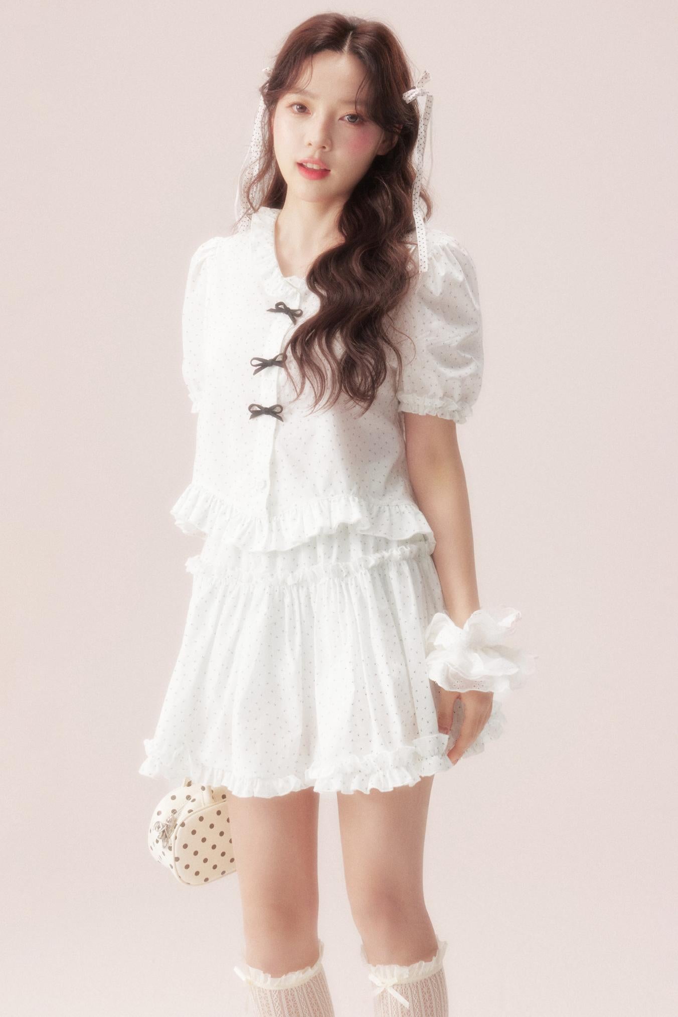 Traje con lazo de lunares + falda