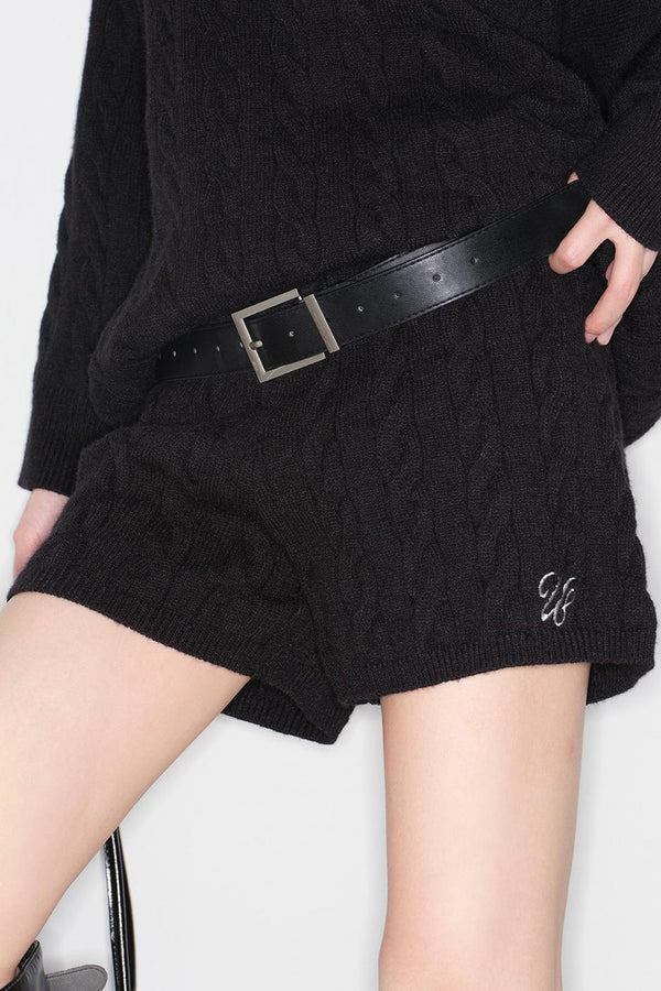 ケーブルニットポロセーター+パンツ