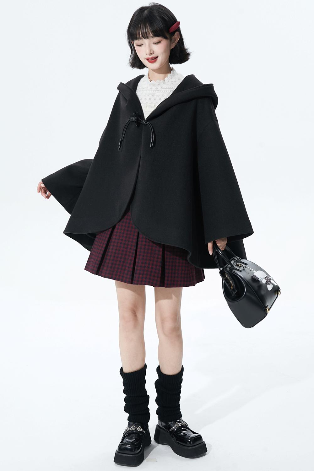 ブラックレザーノットケープコート