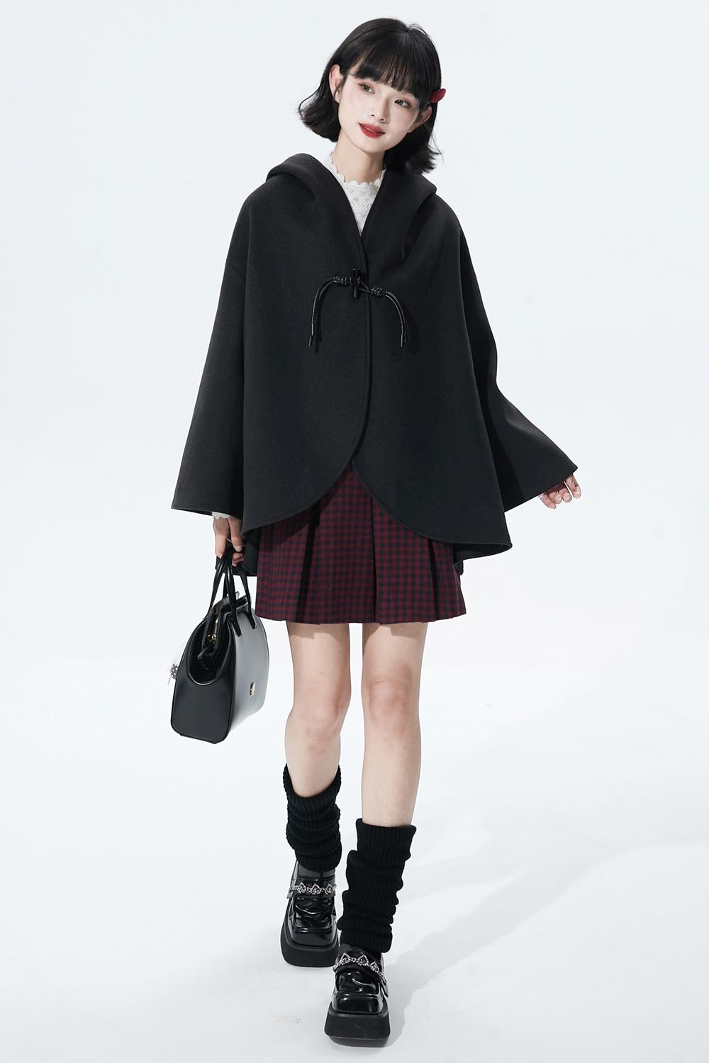 ブラックレザーノットケープコート