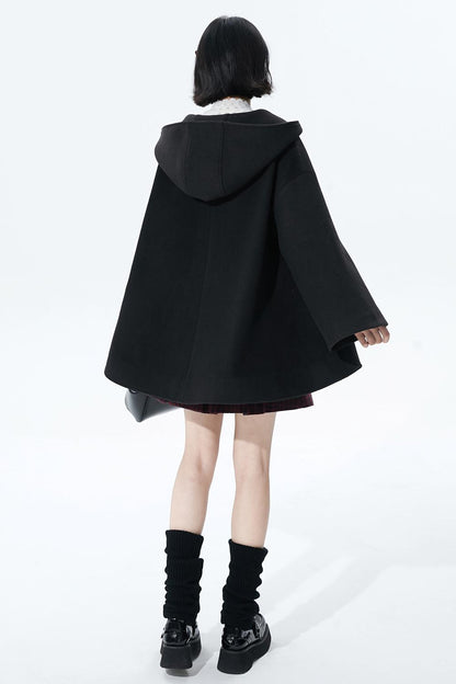 ブラックレザーノットケープコート