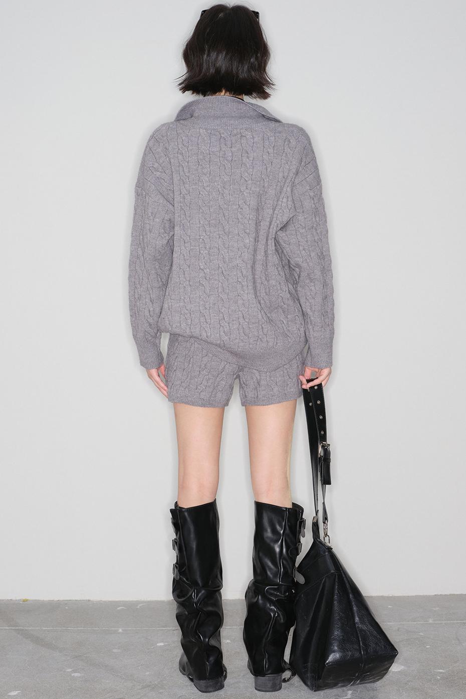 ケーブルニットポロセーター+パンツ