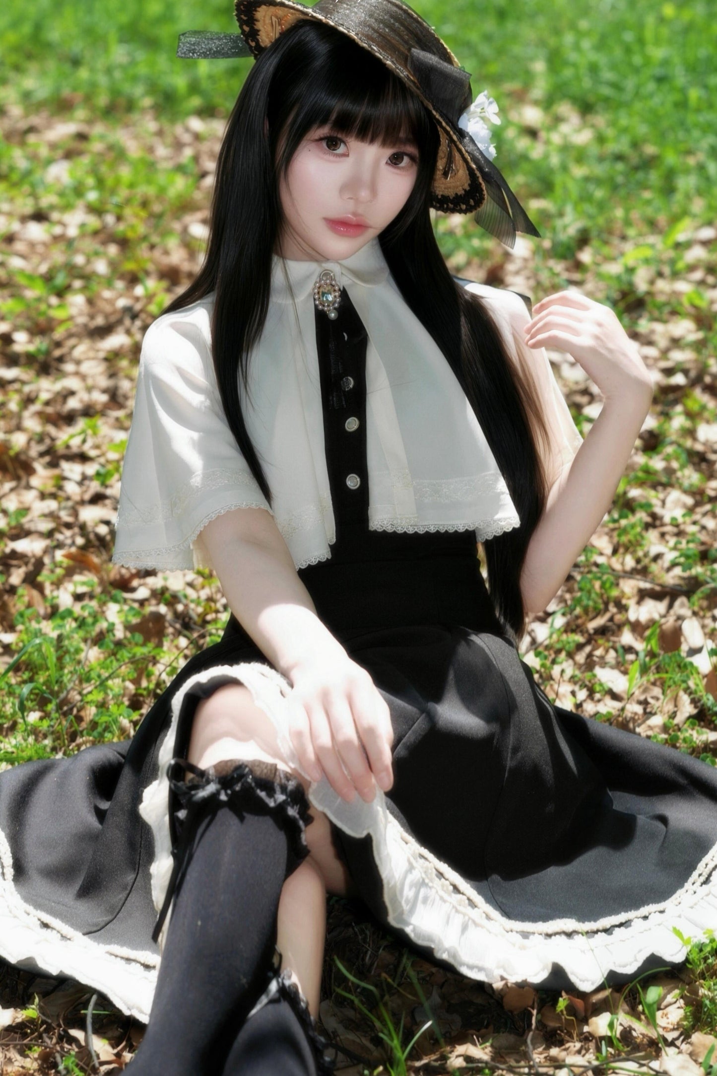 Vintage-Kleid mit französischem Schulterumhang