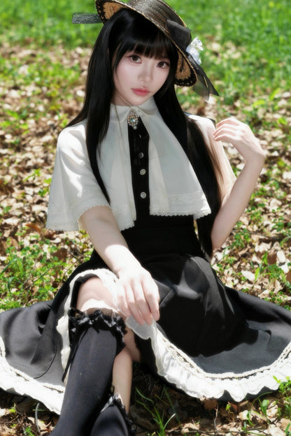 Vintage-Kleid mit französischem Schulterumhang