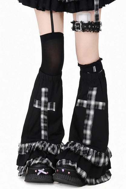 Karierte Gothic-Kreuz-Bluse + Rock + Beinstulpen