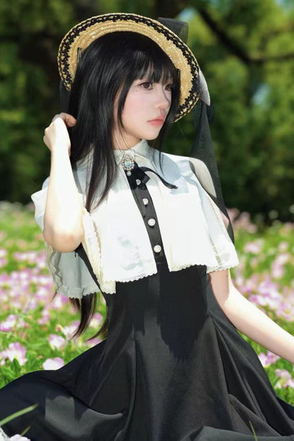 Vintage-Kleid mit französischem Schulterumhang