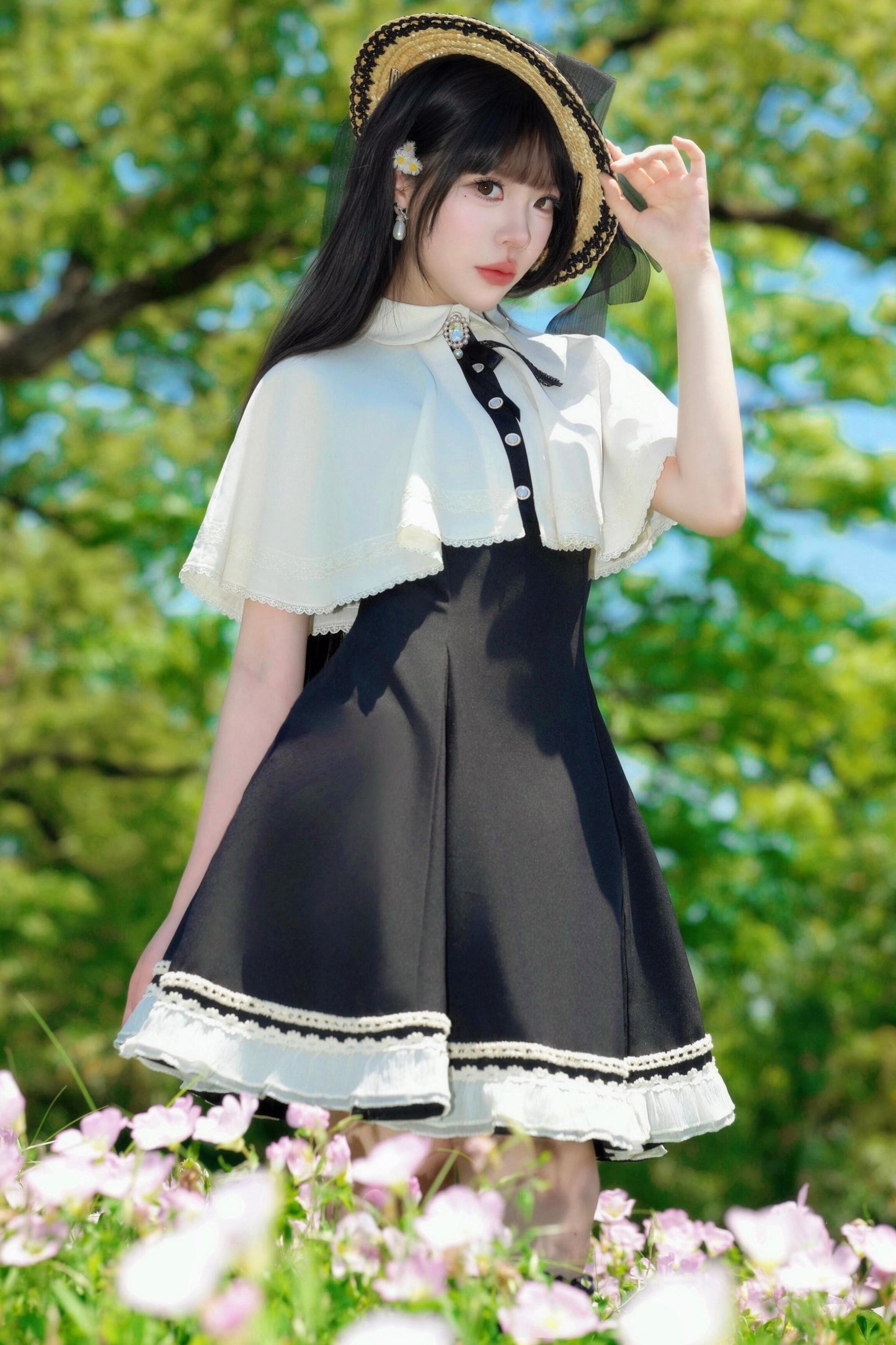 Vintage-Kleid mit französischem Schulterumhang