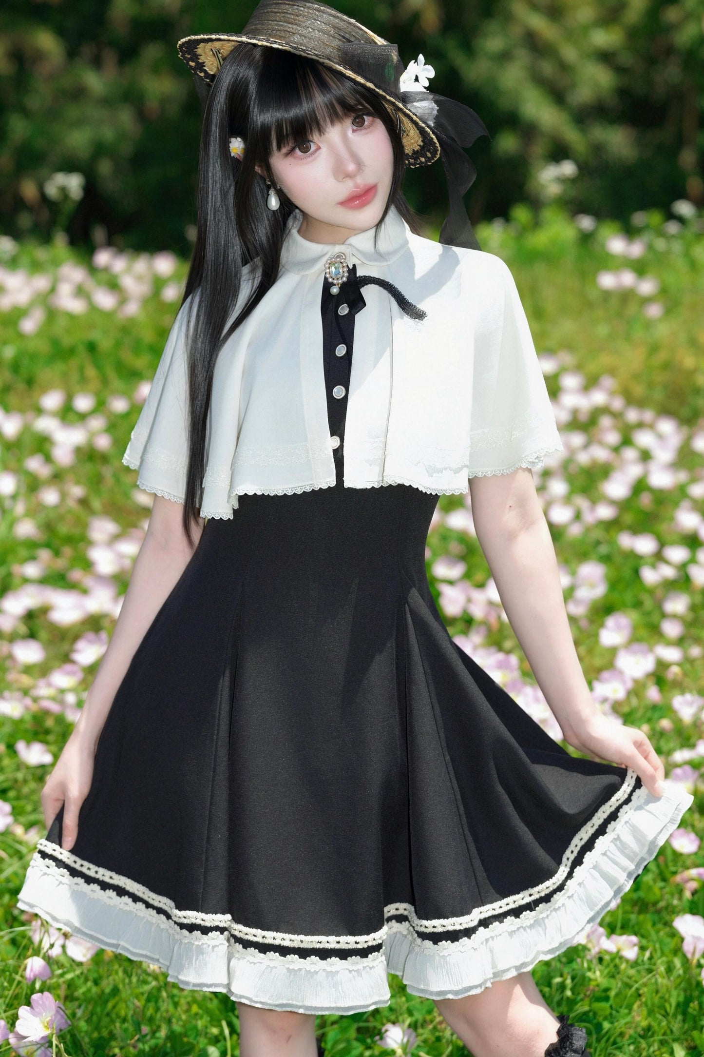 Vintage-Kleid mit französischem Schulterumhang