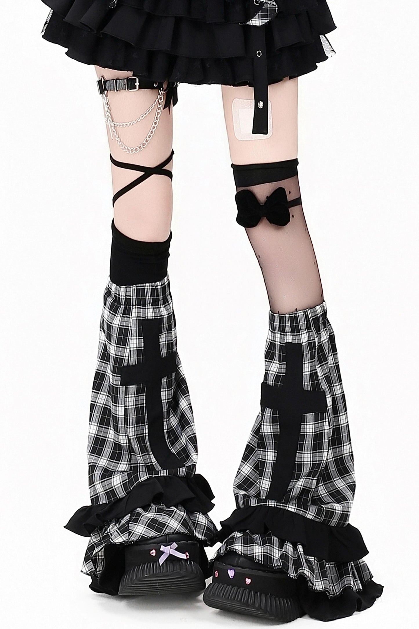 Karierte Gothic-Kreuz-Bluse + Rock + Beinstulpen