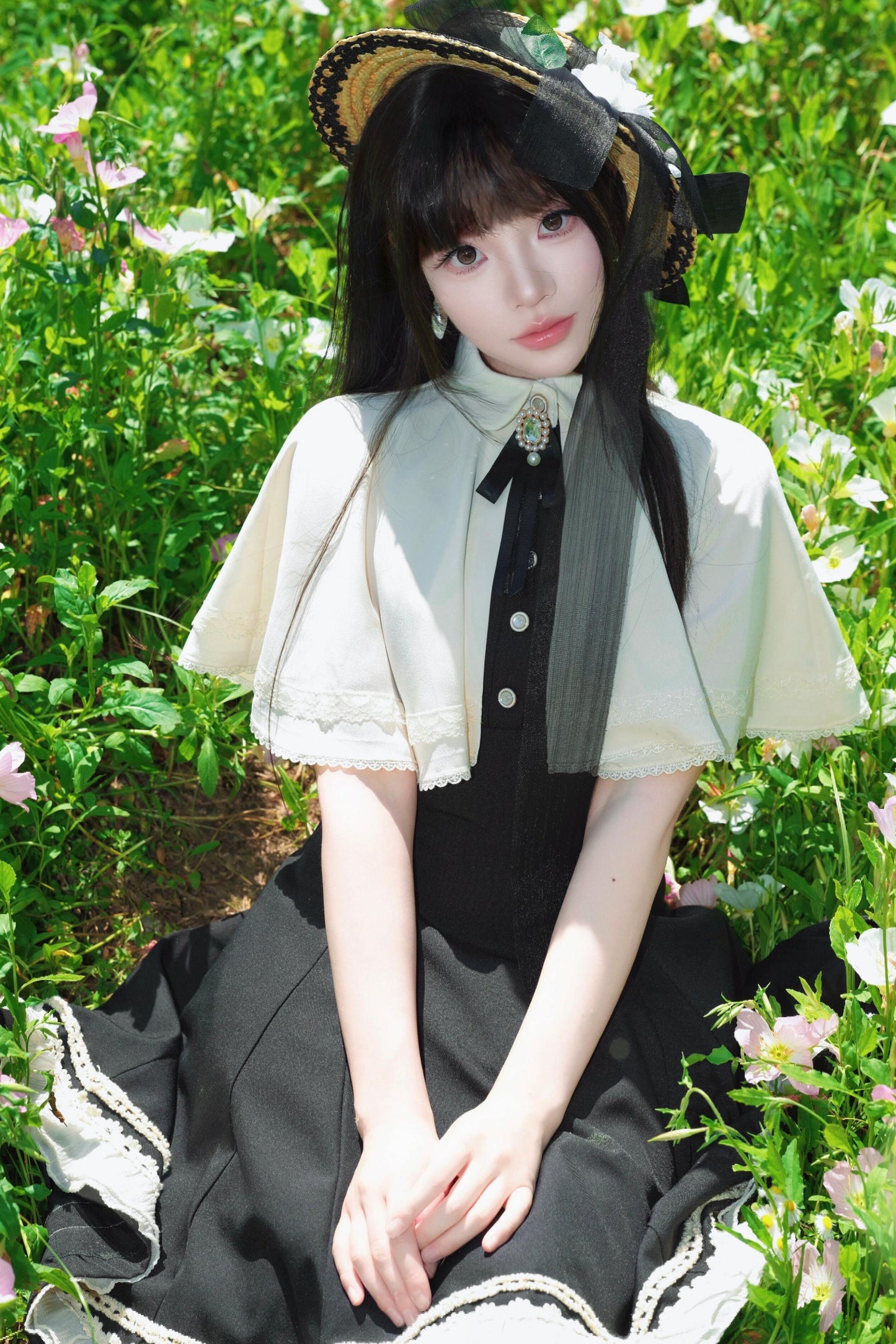 Vintage-Kleid mit französischem Schulterumhang