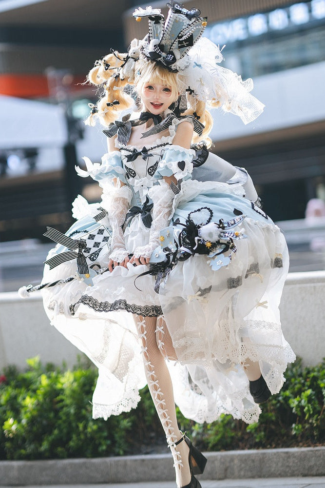 [Cierre de reservas: 24 de julio] Vestido lolita azul de Alicia en el País de las Maravillas con hombros descubiertos, lazo de cartas y superposición de tul (largo/corto)