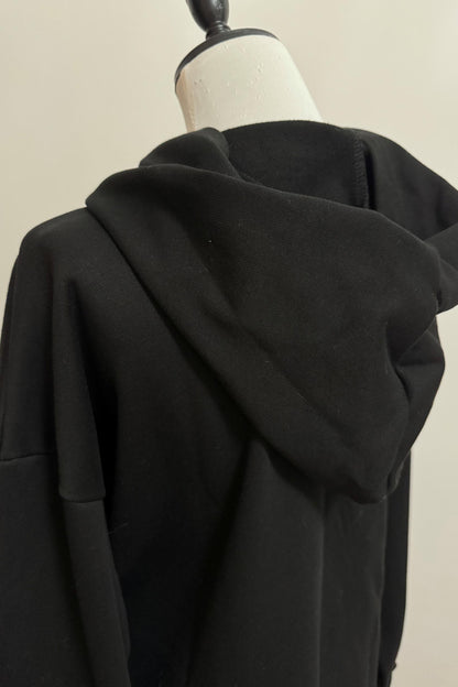 Dunkles subkulturelles Gothic-Kapuzenkleid