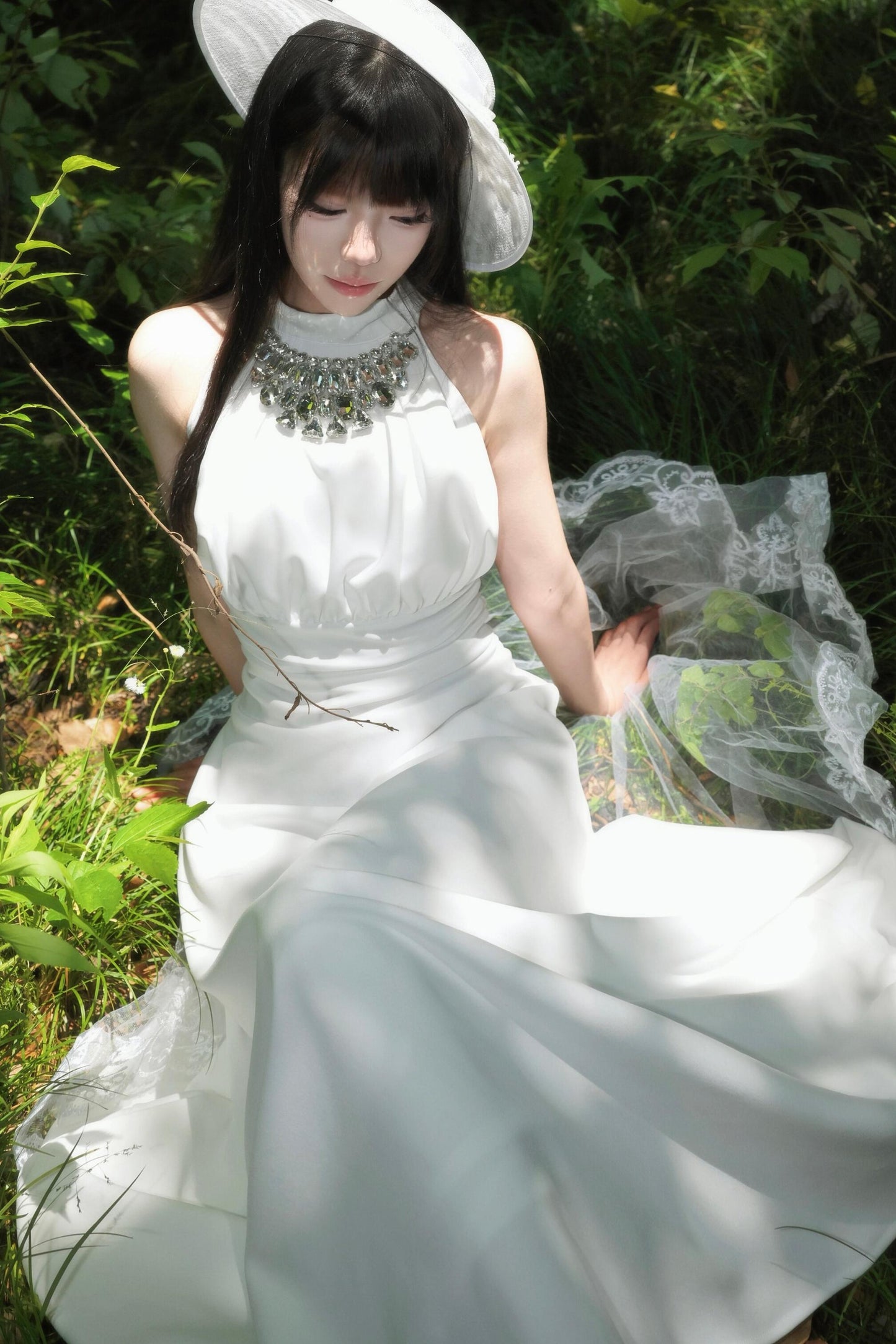 Elegantes Neckholder-Göttinnenkleid