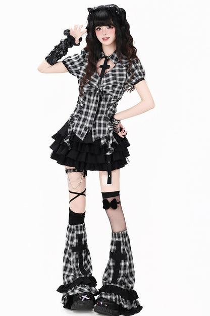 Karierte Gothic-Kreuz-Bluse + Rock + Beinstulpen