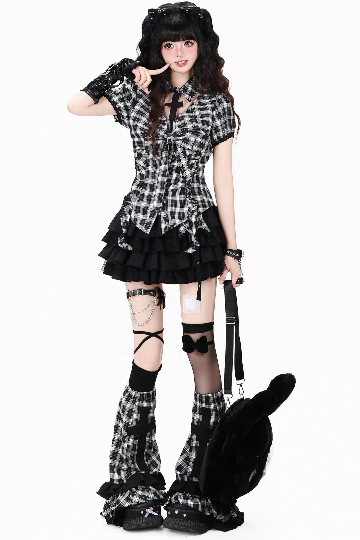 Karierte Gothic-Kreuz-Bluse + Rock + Beinstulpen