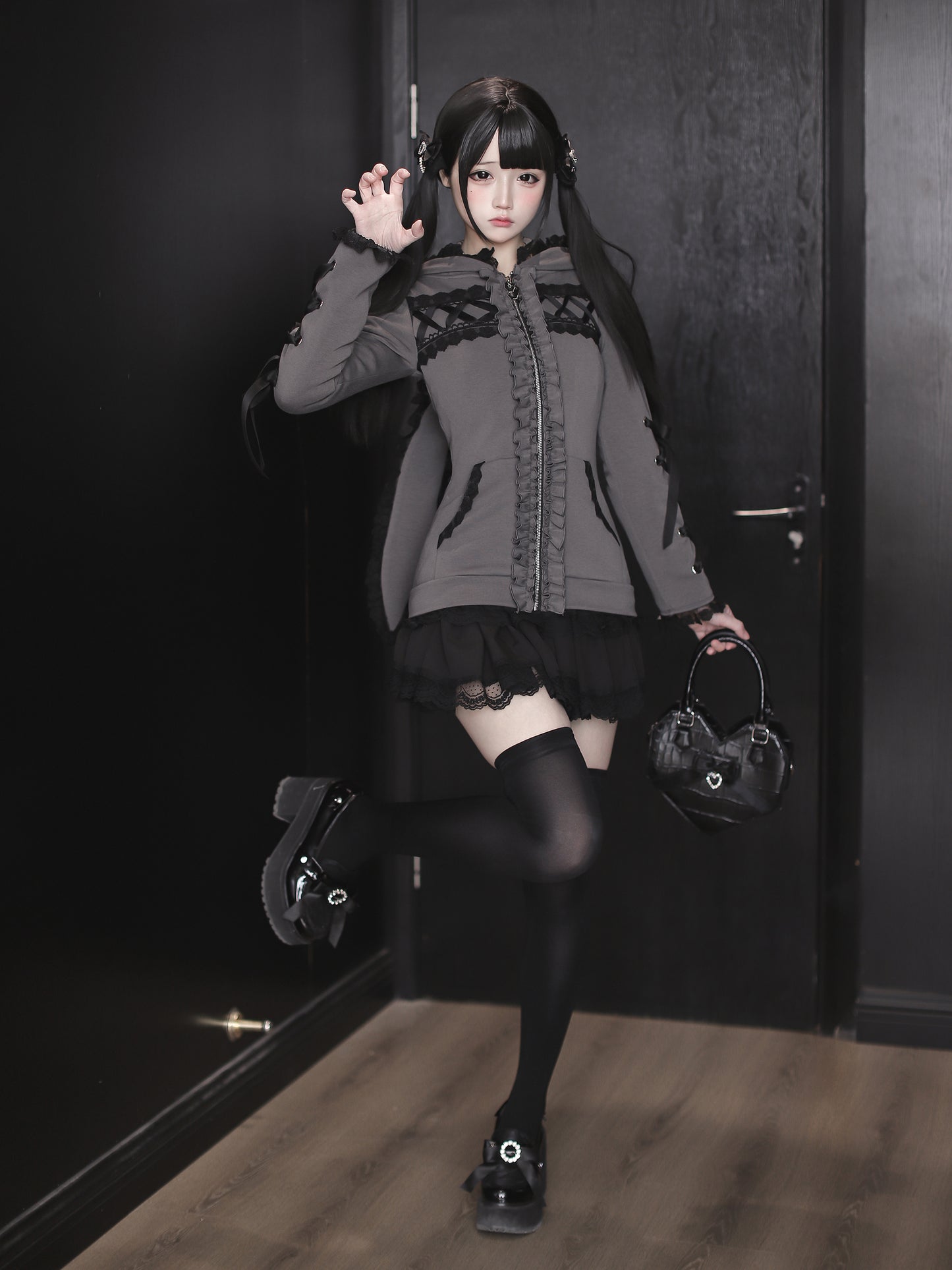 【1月6日予約締切】うさ耳&猫耳フーディーフリルジップジャケット