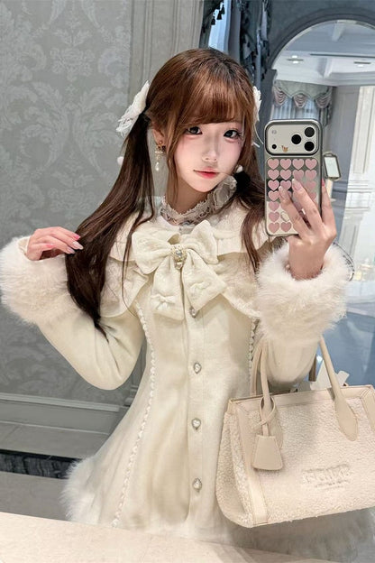 【11月13日予約締切】White Pearl Bow-Tie Fur Coat With Detachable Cape And Fur Cuffs