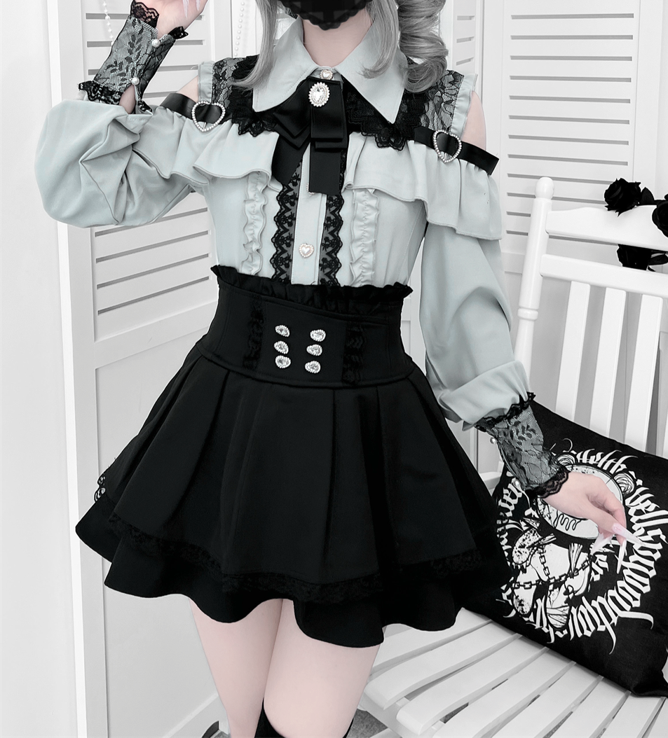 [Deadline for reservations: October 15] Open Shoulder Heart Leather Strap Ruffle Ribbon Shirt