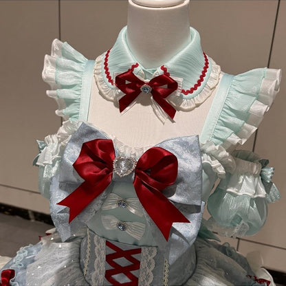 【7月10日予約締切】ミントブルー×レッドリボンアイドルロリータフリルショルダーパフスリーブトップス＋ティアードスカートドレスセットアップ（フェイクカラー付き）