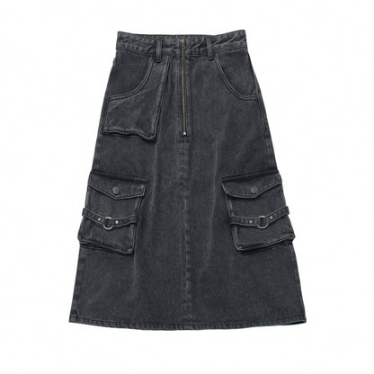 ダークトップス+デニムスカート+チェックウエストアクセサリー