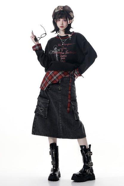 ダークトップス+デニムスカート+チェックウエストアクセサリー