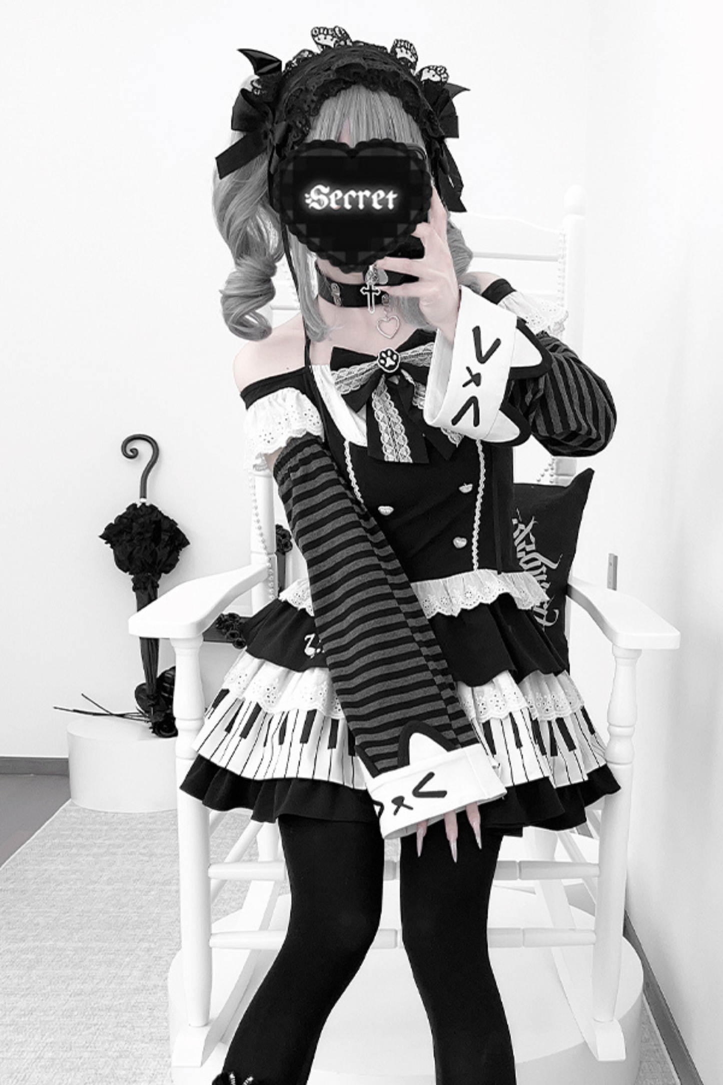 ダークフリルトップス＋ピアノスカート＋キャットスリーブ