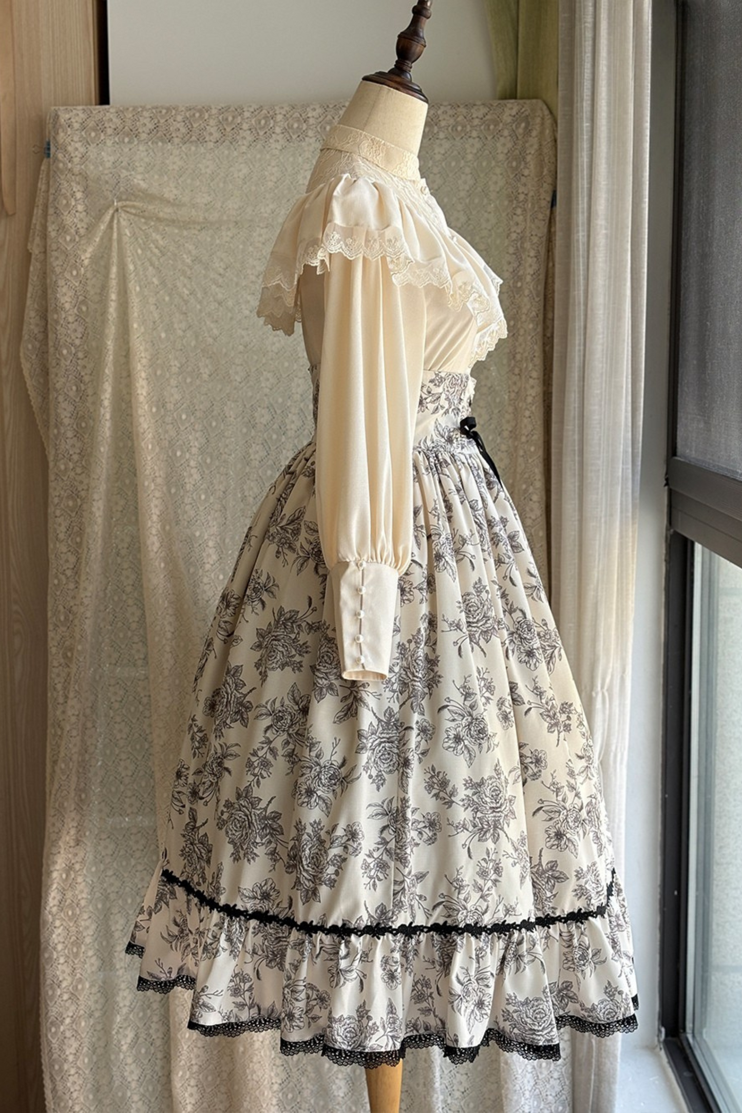 Sketch Wild Rose Elegant Herringbone Lolita Skirt