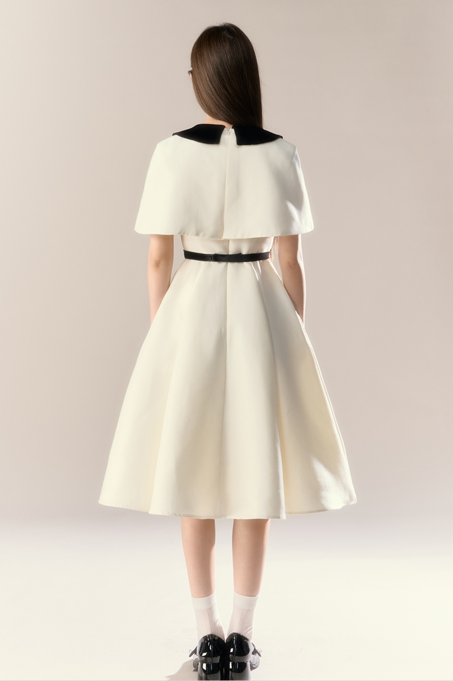 フレンチエリザベスケープドレス