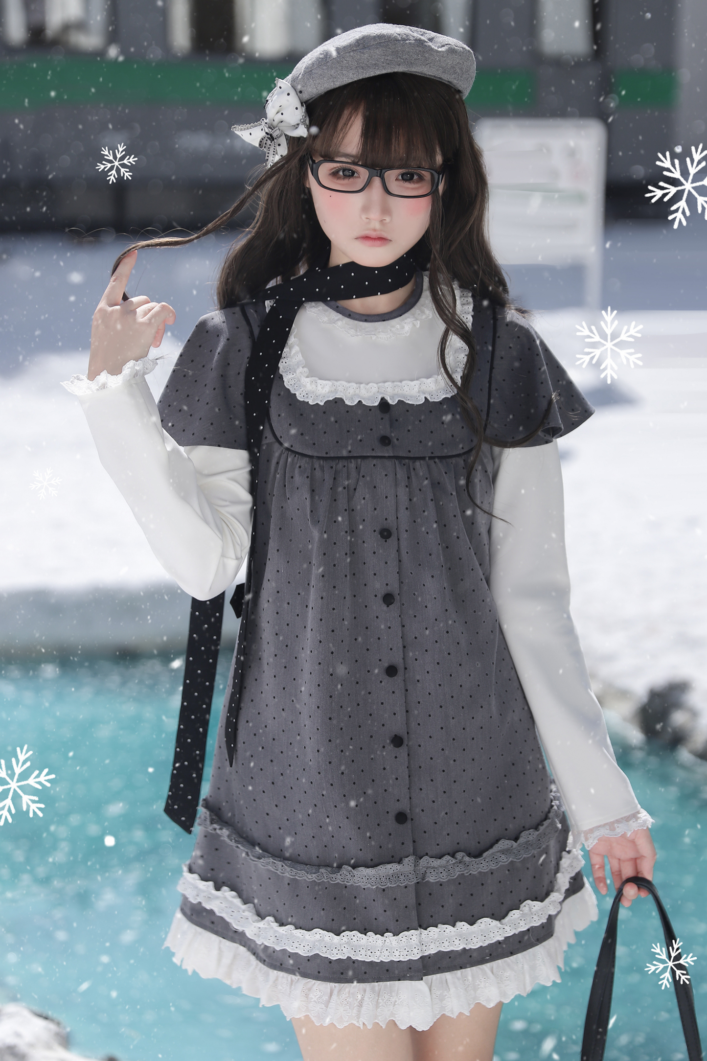 グレイポルカドットドールドレス+ベレー帽