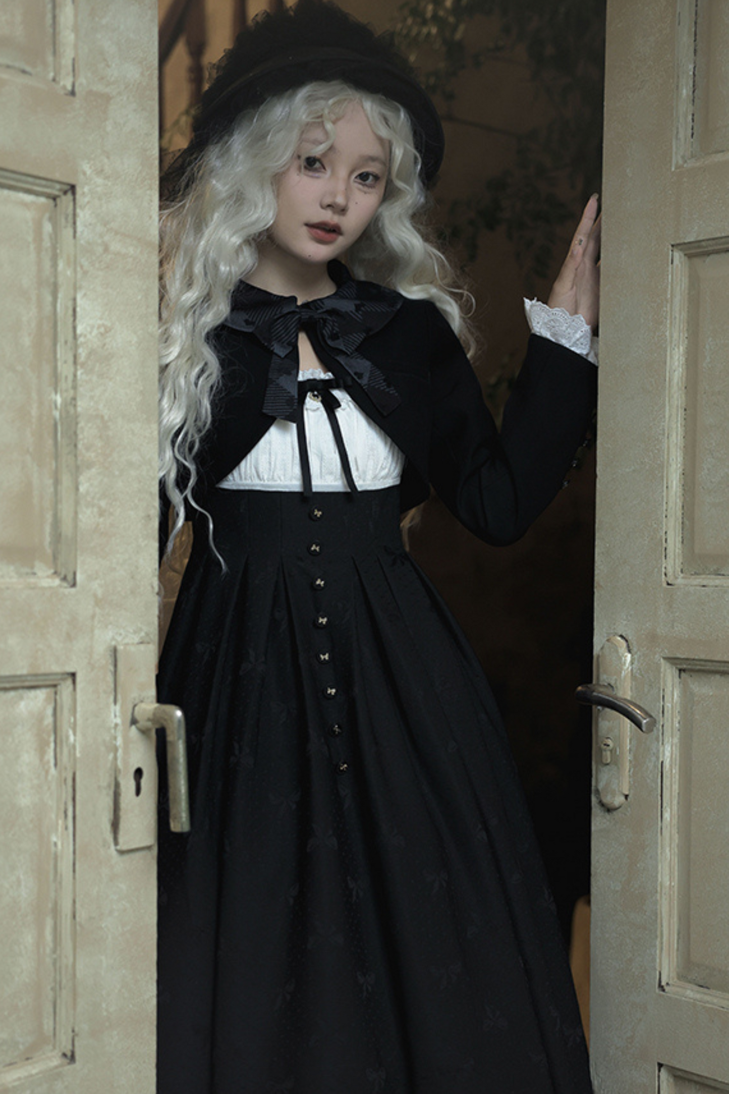 Silent Manner Dark Lolita Princess Jumperskirt + Ribbon Collar Ruffle Jacket