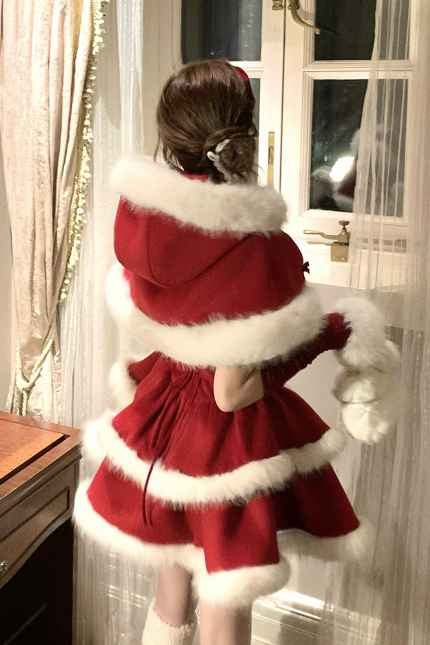 レッドベルベットケーキファーコート+サスペンダースカート+スリーブ