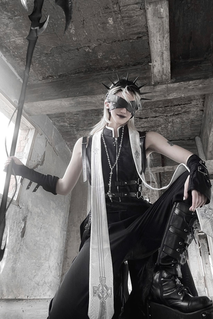 Gothic cape + shorts + long pants