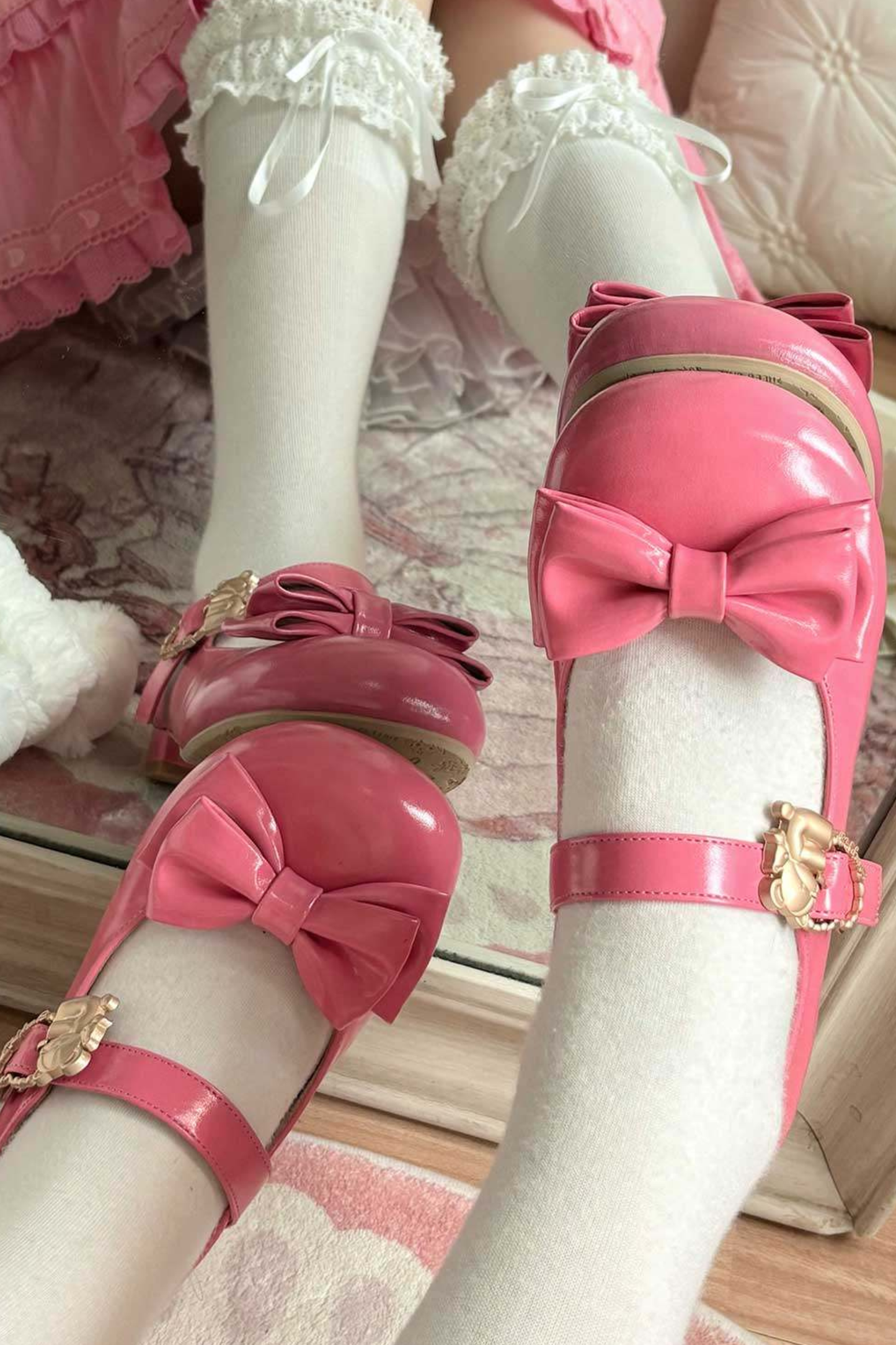 Glossy Sheep Bowknot Shoes