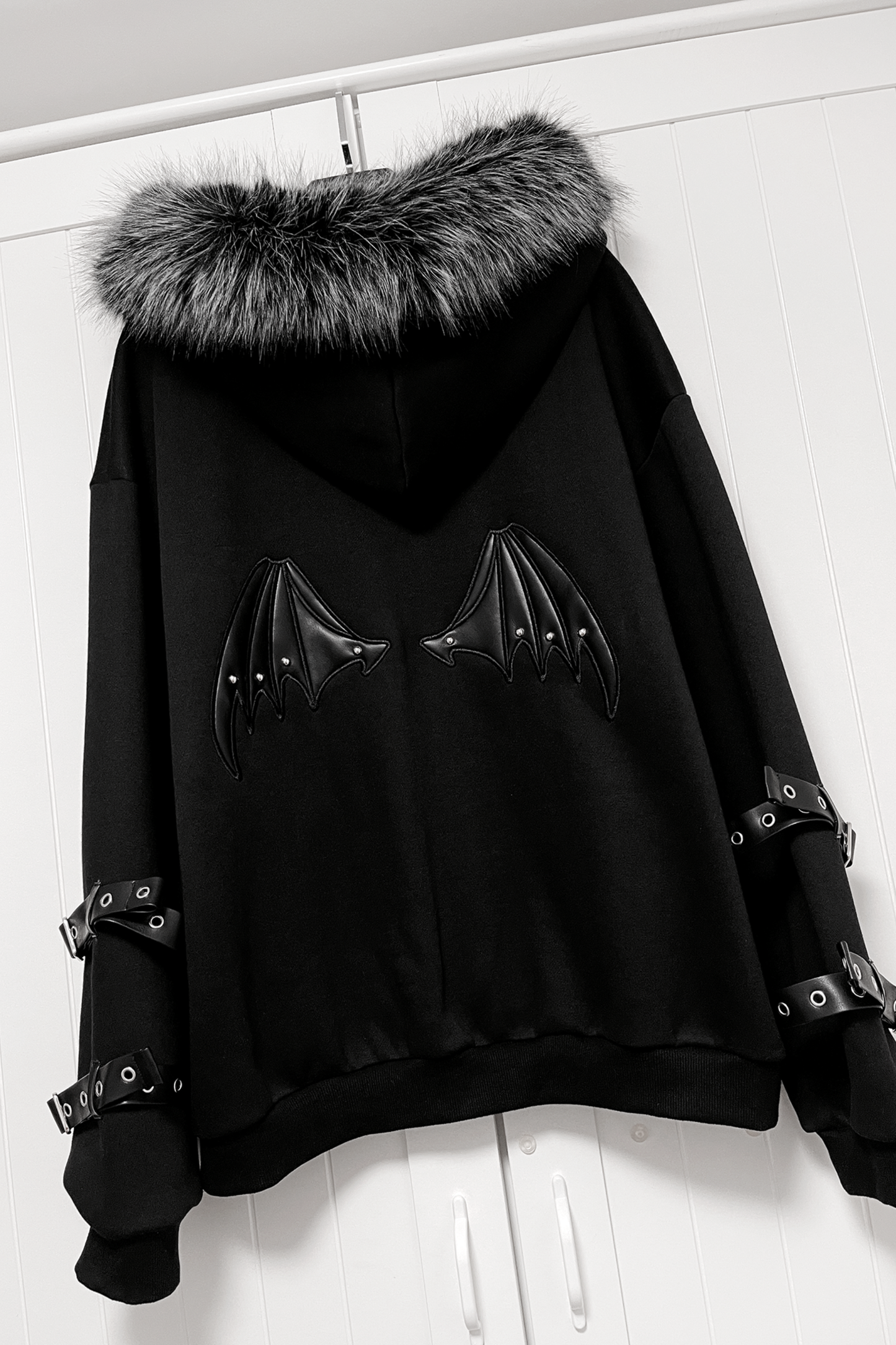 ゴシックリトルデビルポイントレザーフードパーカー