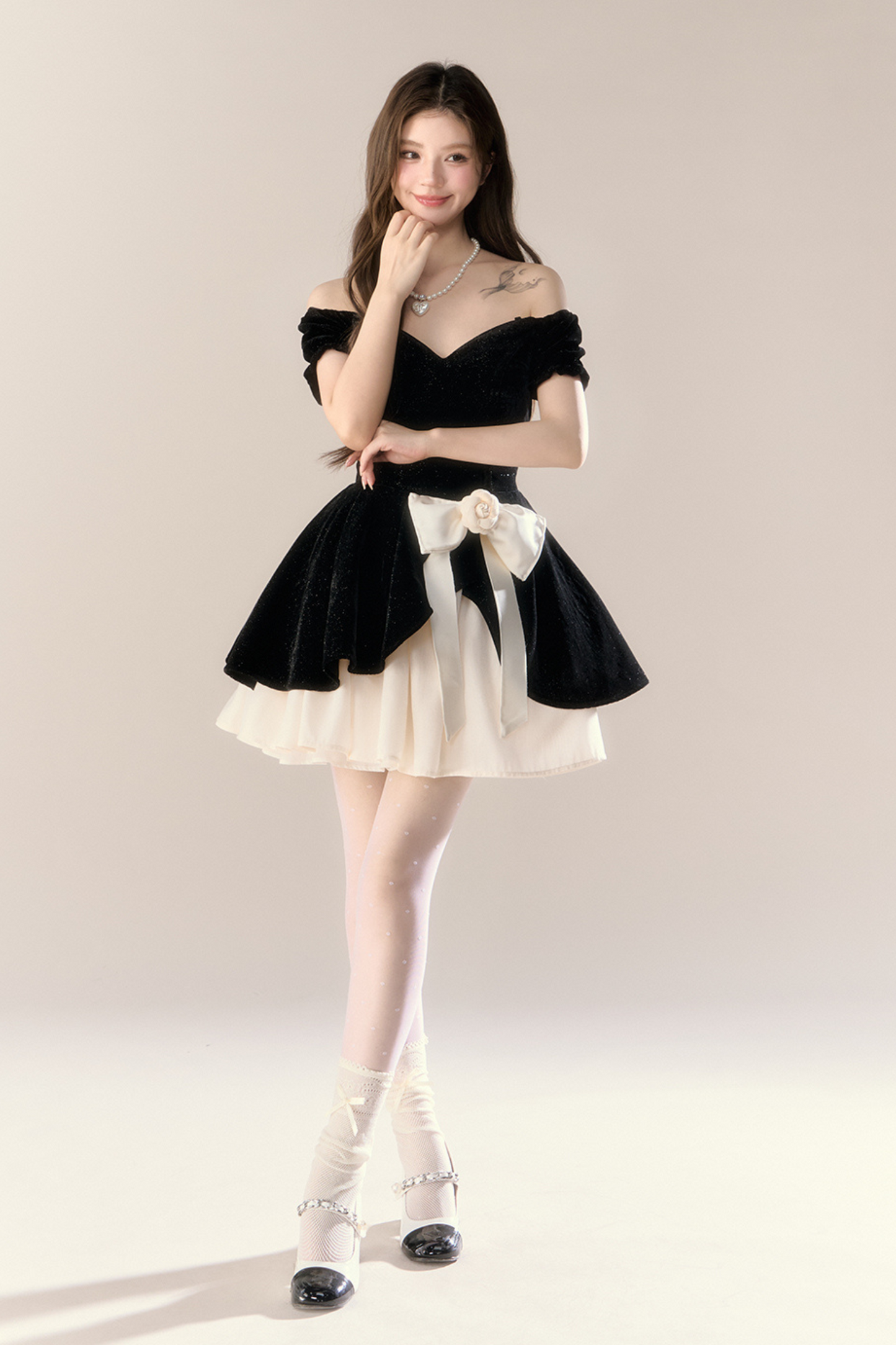 ベルベットフレンチブラックドレス