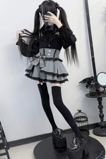 Lace ribbon short skirt