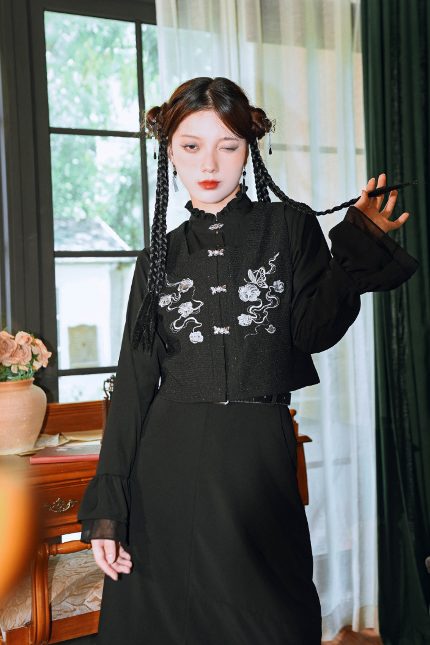 Metal button stand collar shirt