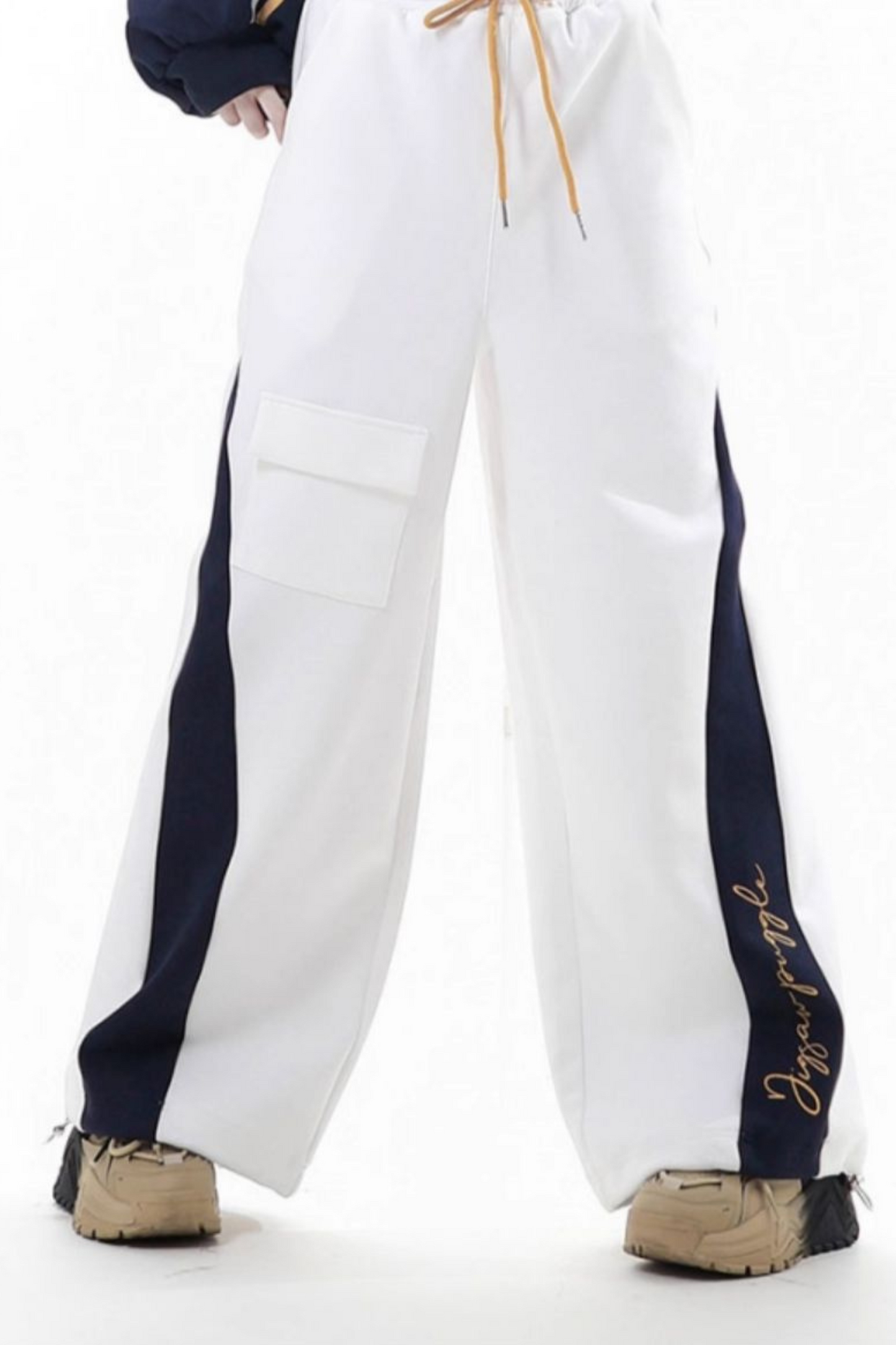 カレッジブルージャケット+フーディードレス+パンツ+スウェット