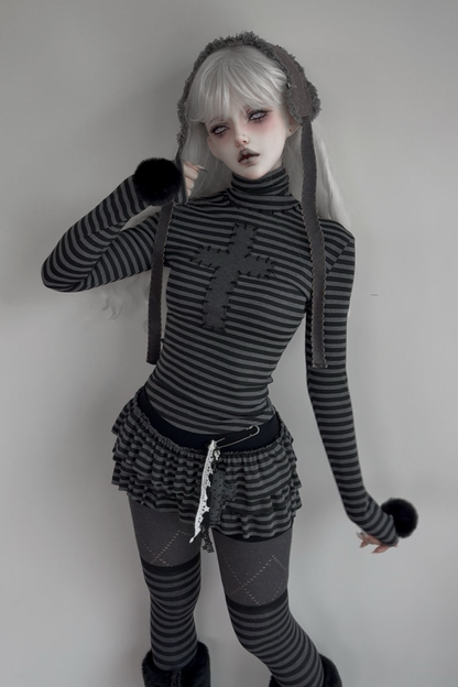 クロスハイネックトップス+パンツスカート+ペンダント