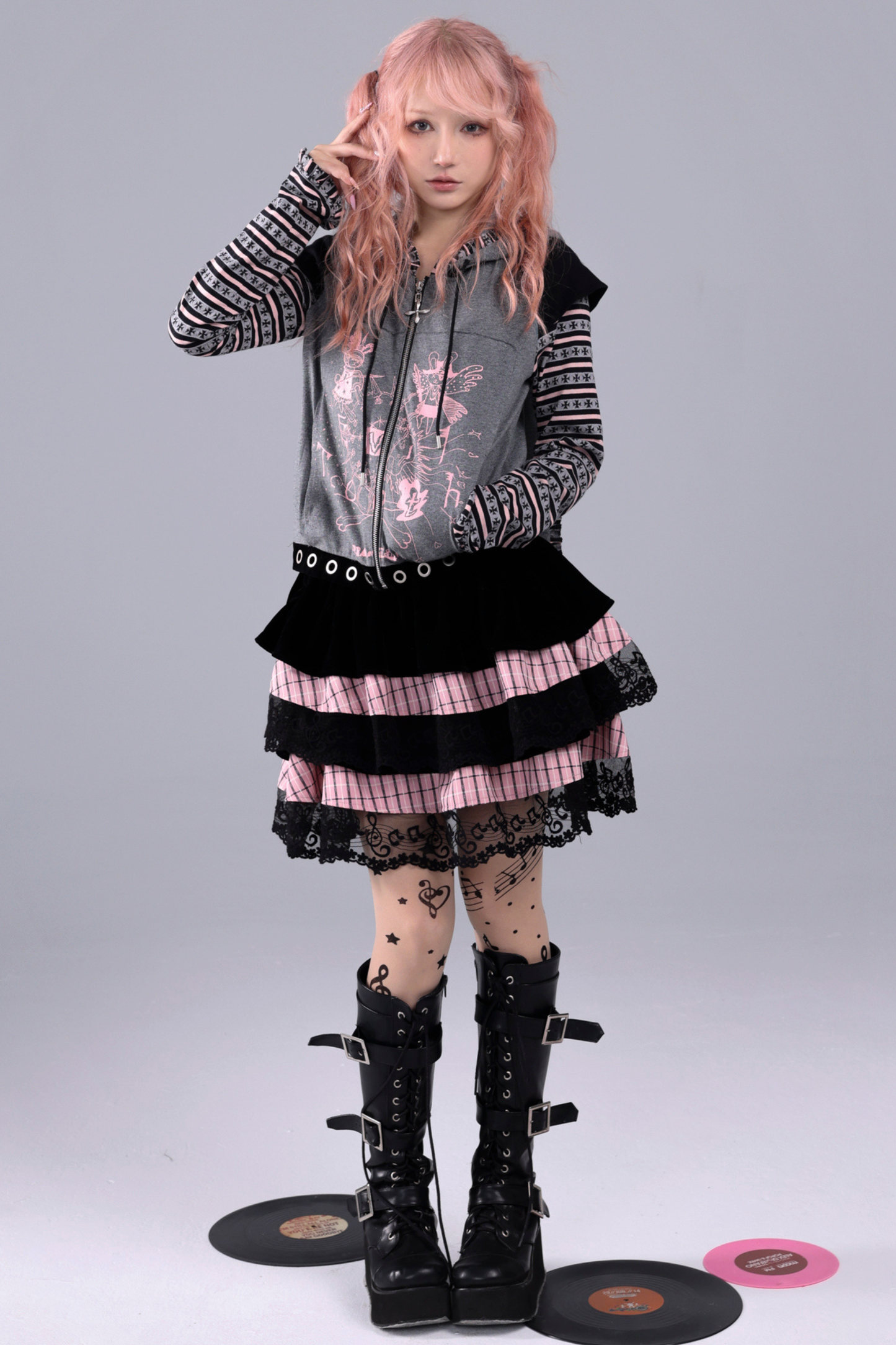 ラビットイヤーフードパンクパーカー