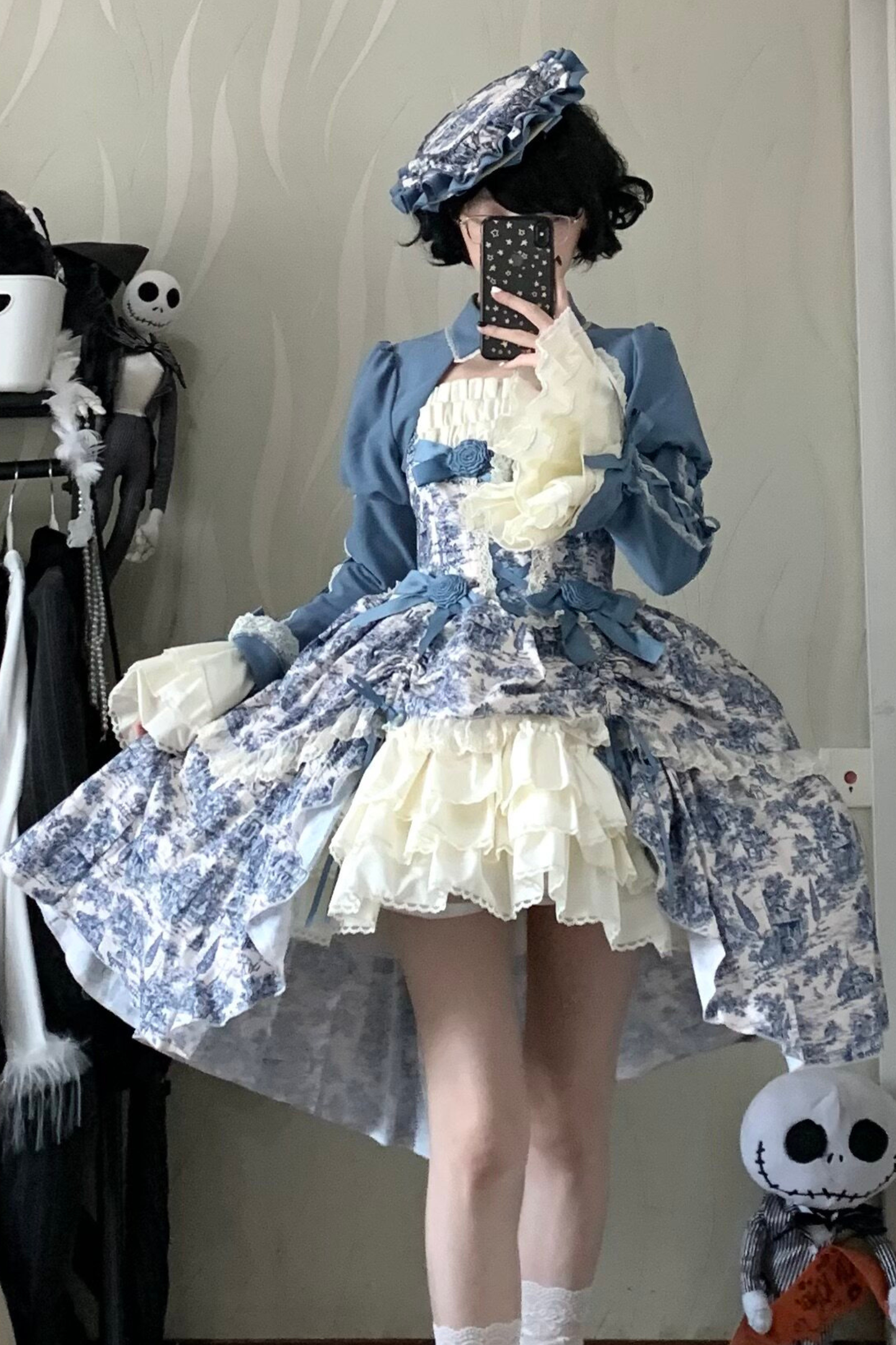[Vorbestellfrist: 1. Maerz] Eleganter Asiatischer Lolita Traegerrock + Oberteil + Flache Muetze