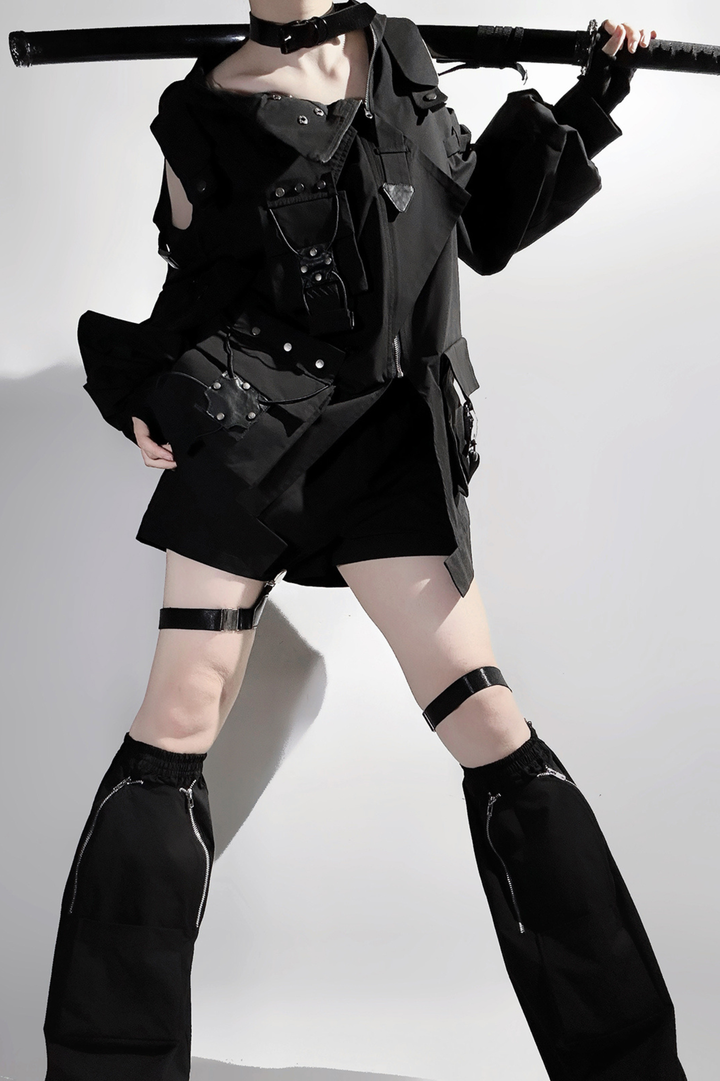 ダークフードジャケット+ショートパンツ+レッグカバー